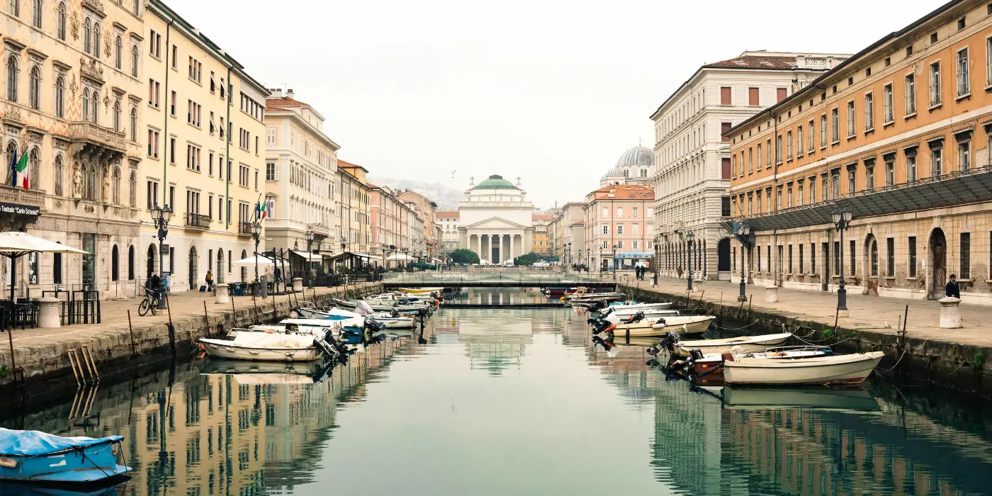 Vista del Canal Grande nel Borgo Teresiano vicino al nostro Coworking a Trieste