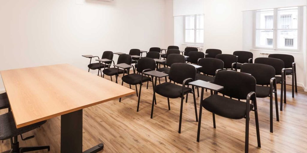 Aula corsi a Trieste, con capienza da 20 persone